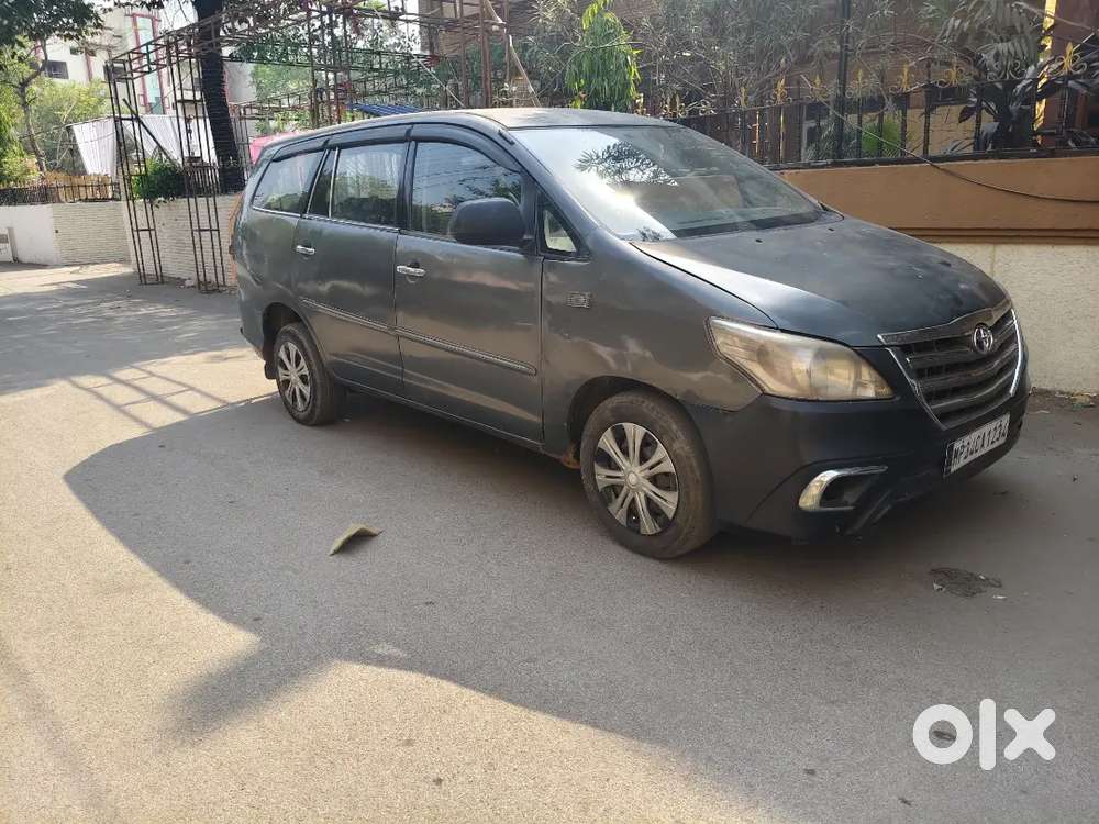Toyota Innova 2012   Vip1234
