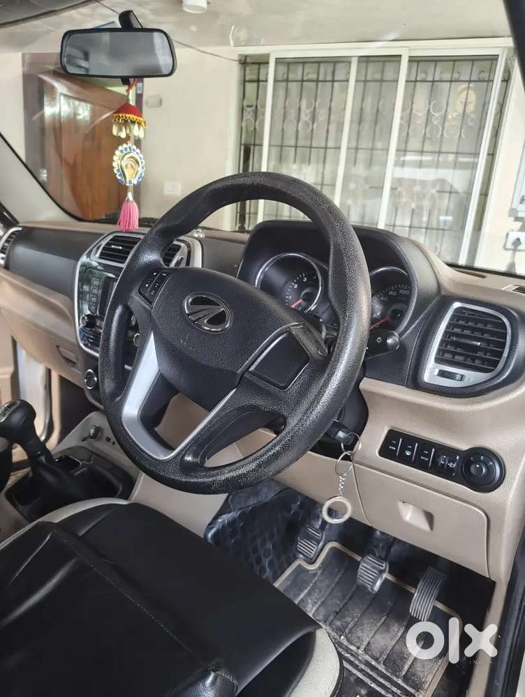 Mahindra Tuv 300 2016 T8