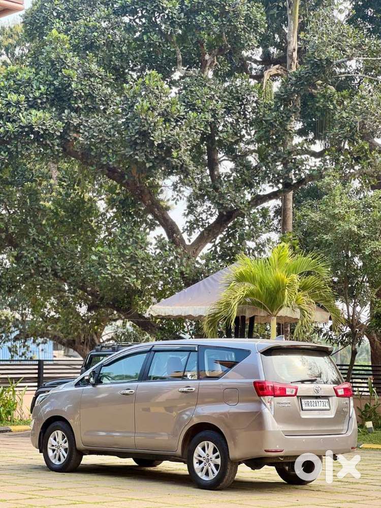 Toyota Innova Crysta 2.4 G Mt 8s, 2016, Diesel