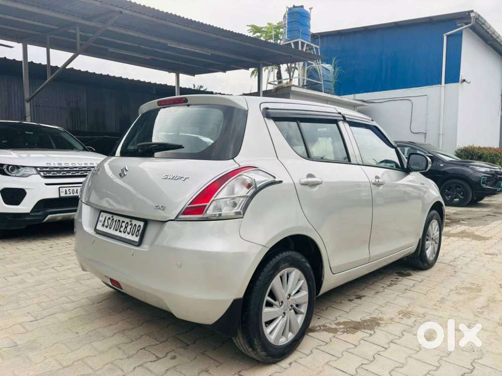 Maruti Suzuki Swift Vvt Zxi, 2017, Petrol