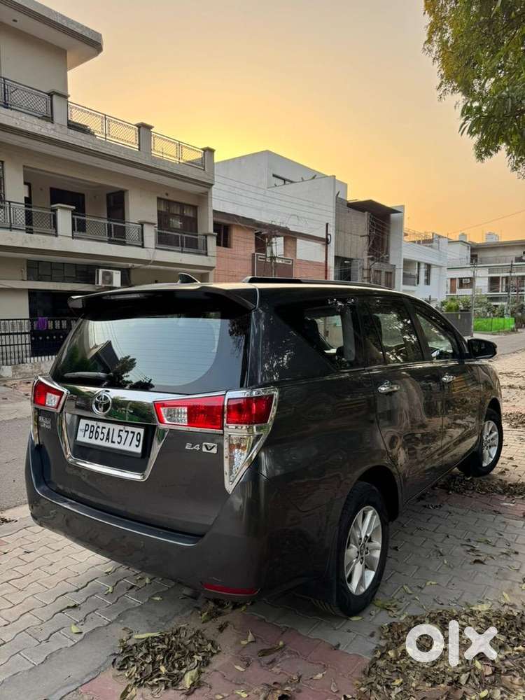 Toyota Innova Crysta 2017 Diesel Well Maintained