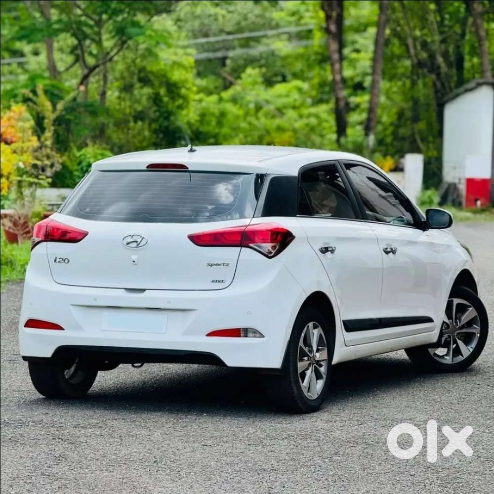 Well Maintained Low Km Elite I20 Petrol_lady Used