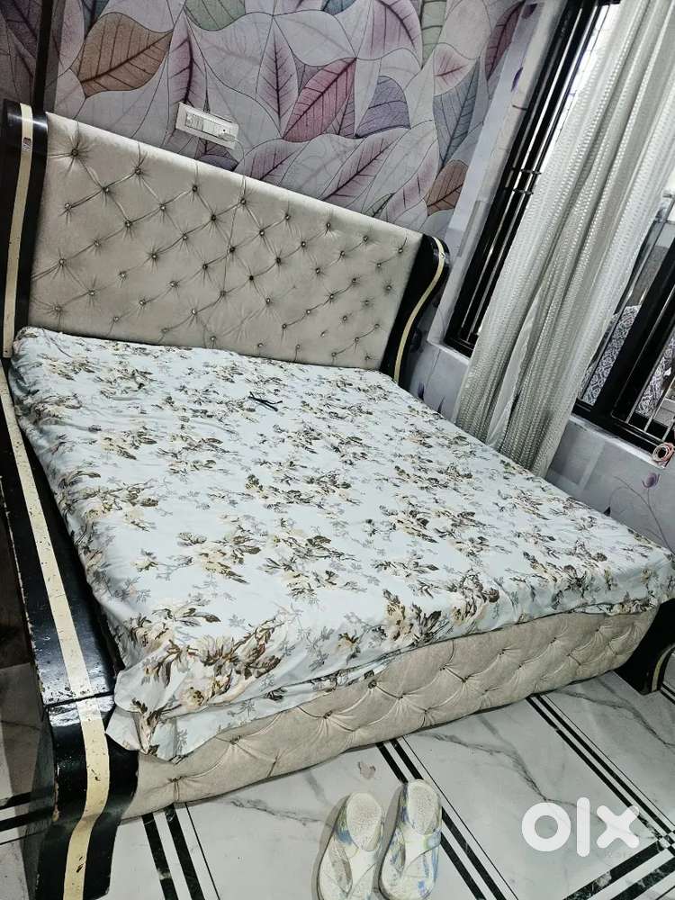 Bed and mattress