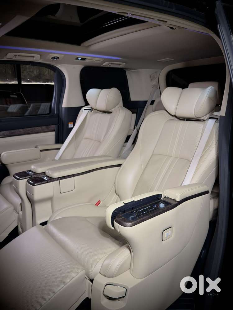 Toyota Vellfire Vip – Executive Lounge, 2023, Petrol