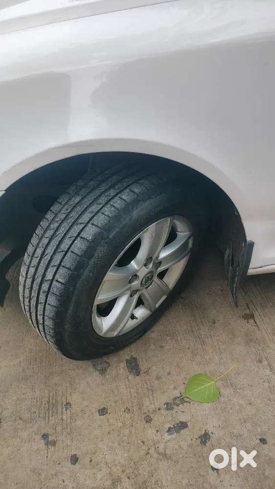 Skoda Laura 2011 Petrol Well Maintained