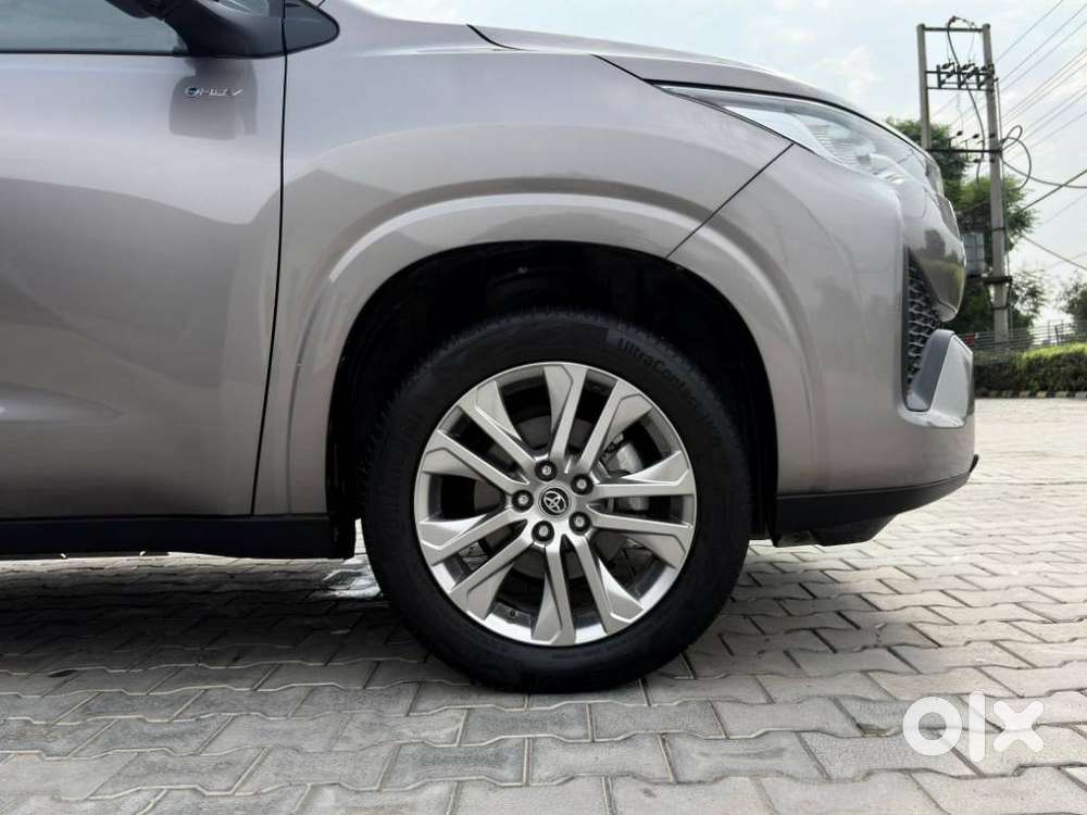 Toyota Innova Hycross 2.0 Vx Hybrid 7 Str, 2025, Petrol
