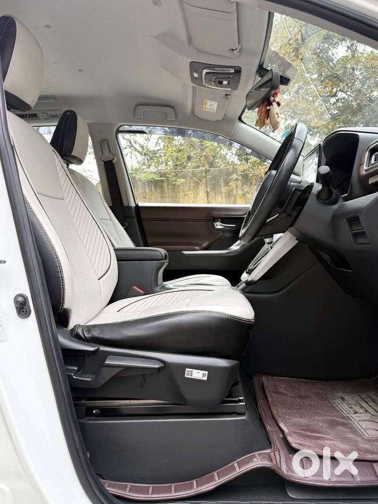 Toyota Innova Hycross 2.0 Vx (o) Hybrid 7 Str, 2024, Petrol