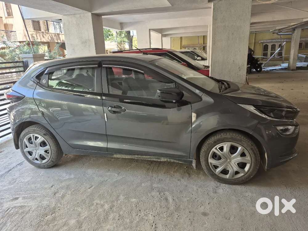 Tata Altroz Petrol 2023