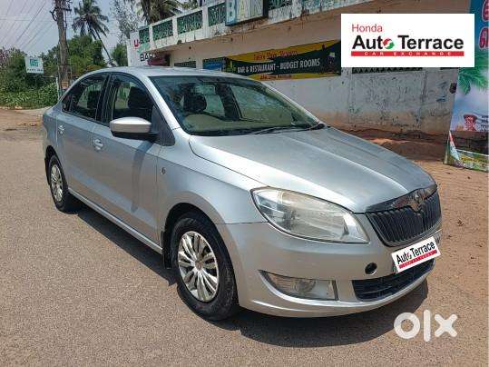 Skoda Rapid 1.6 Mpi At Ambition Plus, 2013, Petrol