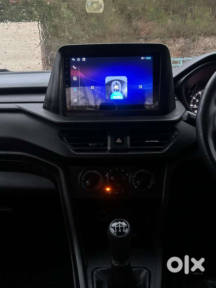 Maruti Suzuki Brezza 1.5 Vxi Cng, 2023, Cng & Hybrids