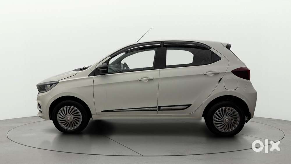Tata Tiago 1.2 Revotron Xt, 2022, Petrol