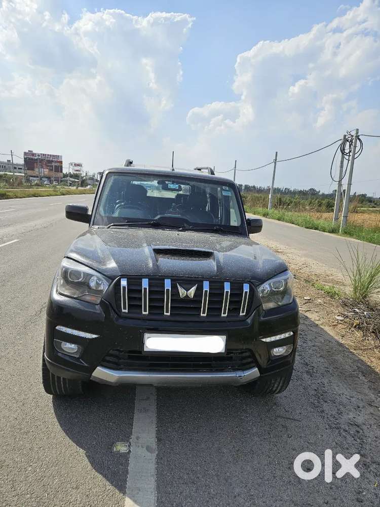 Mahindra Scorpio Classic S11 2024