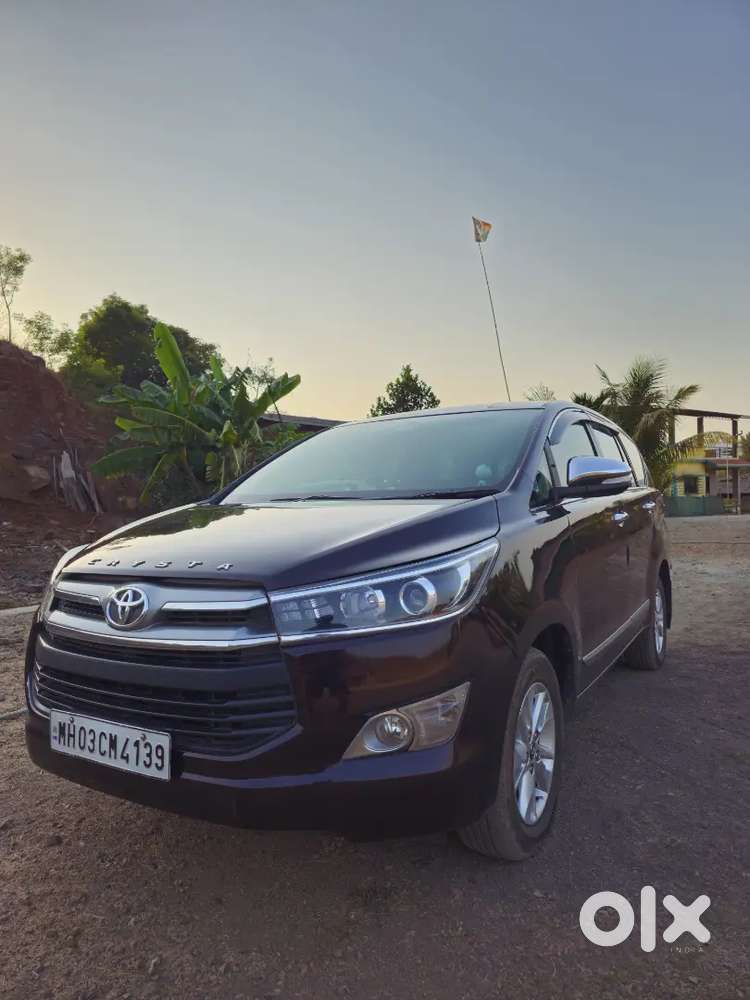 Toyota Innova Crysta 2.4 V (8 Seater) 2017 – Excellent Condition