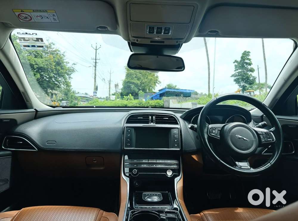 Jaguar Xe Portfolio, 2017, Diesel