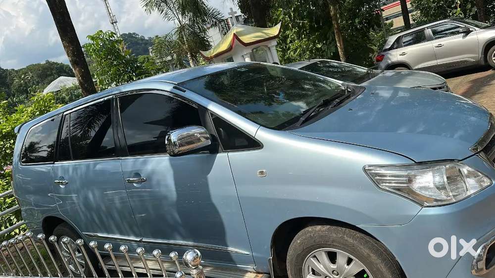 Toyota Innova 2011