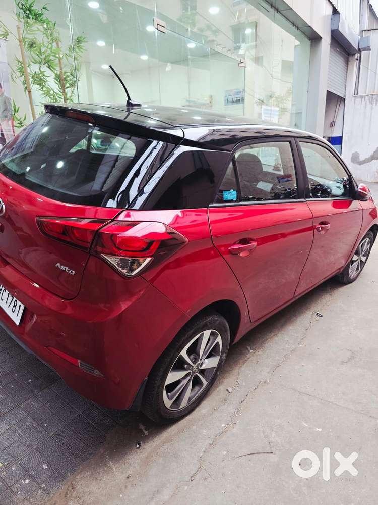 Hyundai New I20 1.5 Asta (o) Mt Dual Tone, 2017, Petrol