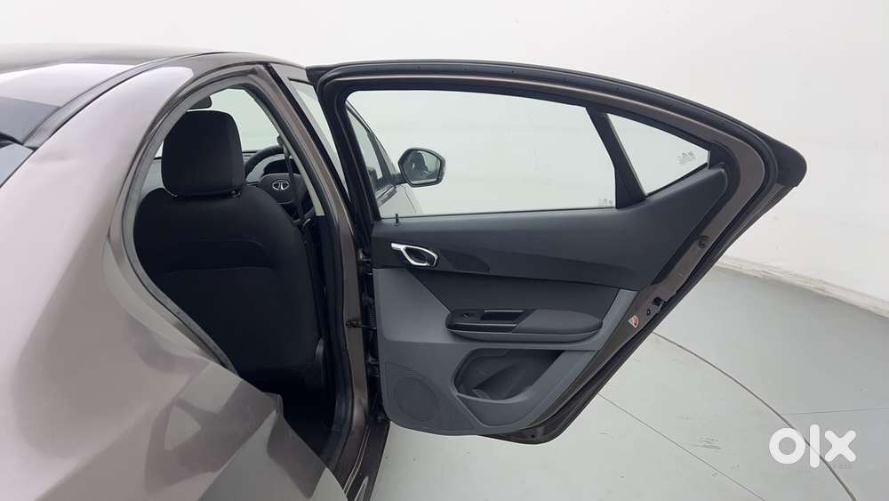 Tata Tigor Xza, 2018, Petrol