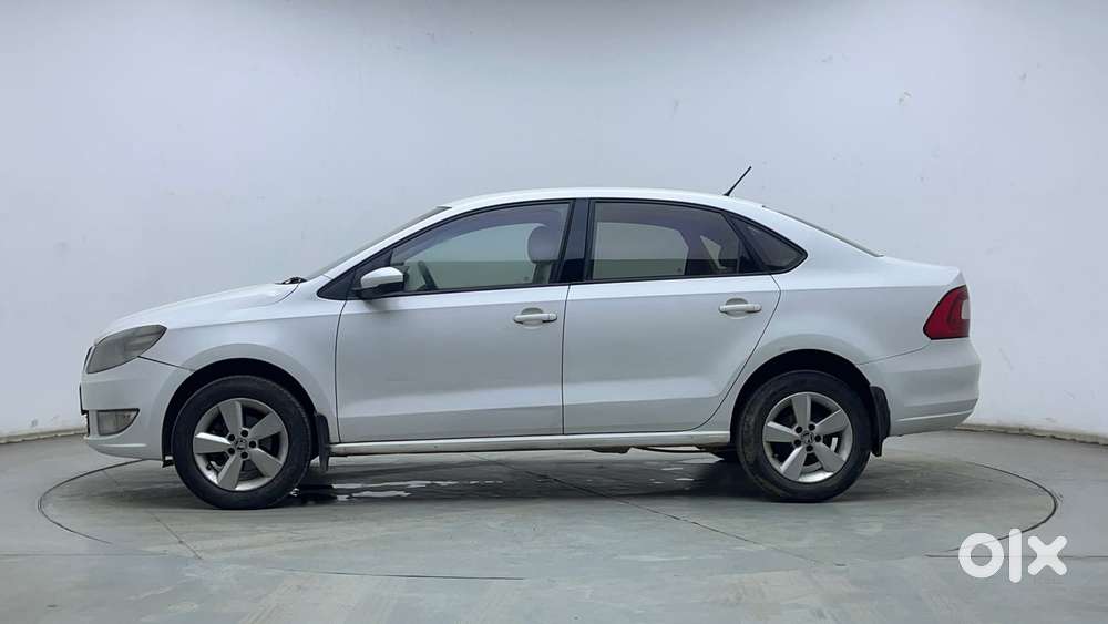 Skoda Rapid [ ] 1.5 Style Plus Tdi At, 2016, Diesel