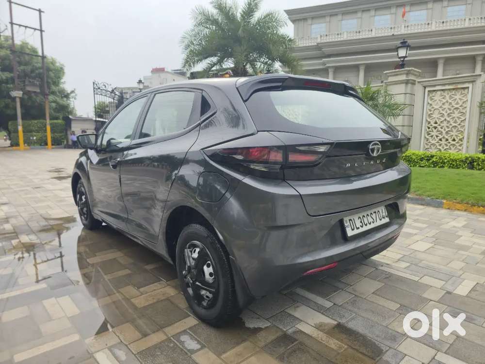 Tata Altroz Xe 2020