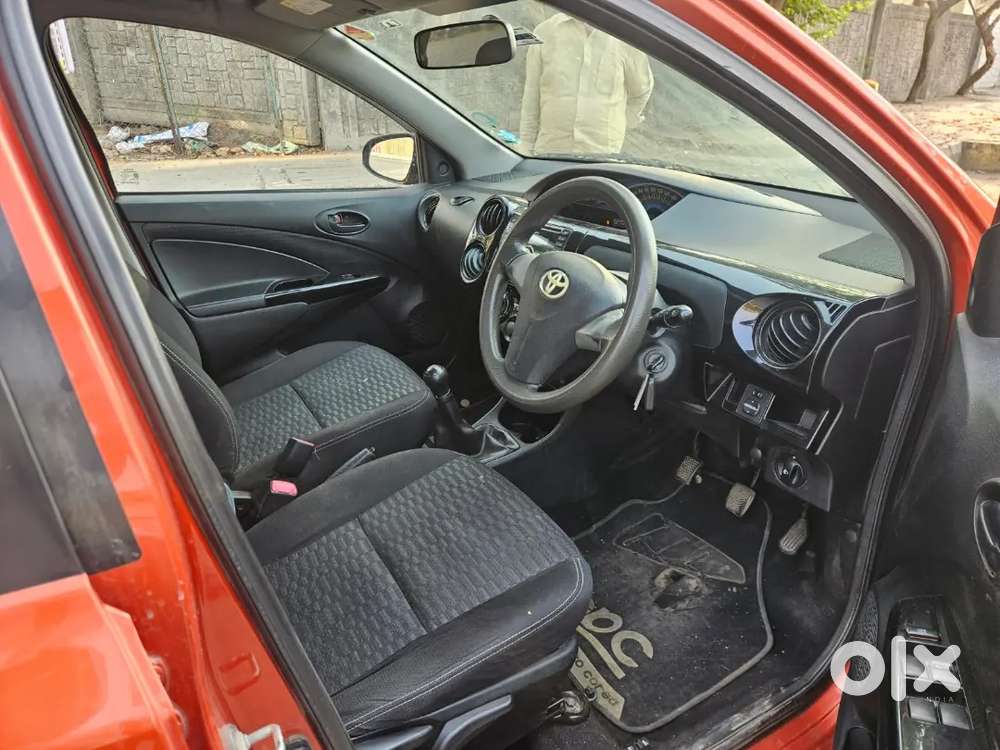 Toyota Etios Cross 2015