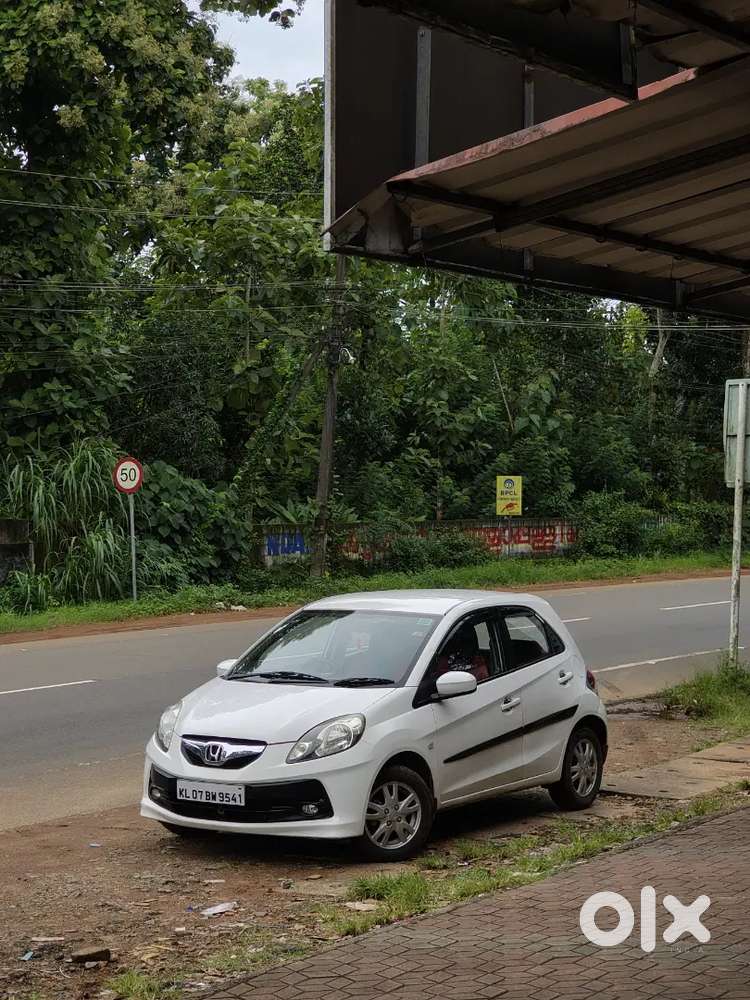 Honda Brio 2013 Petrol 97000 Km