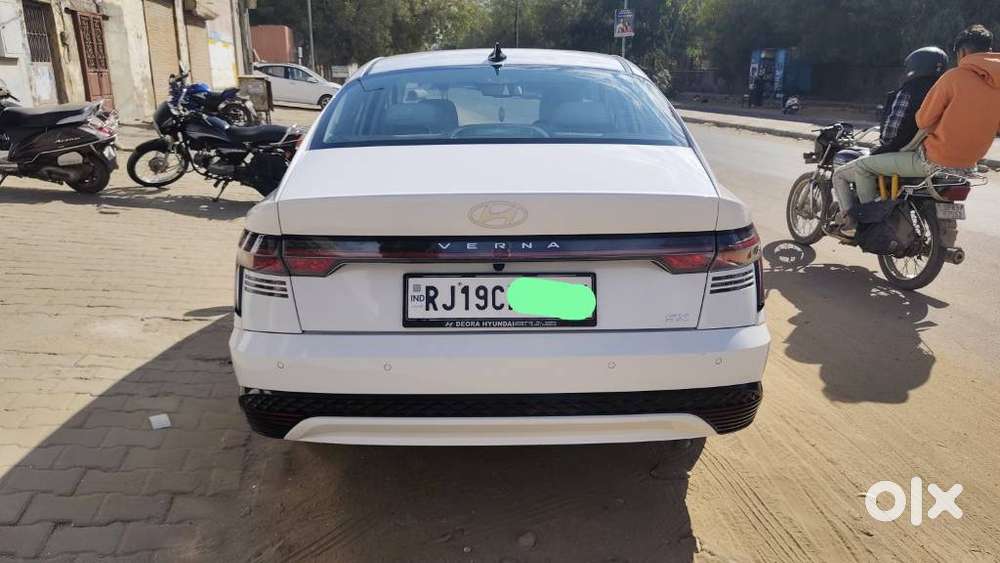 Hyundai Verna 1.5 Sx (o) Ivt, 2024, Petrol