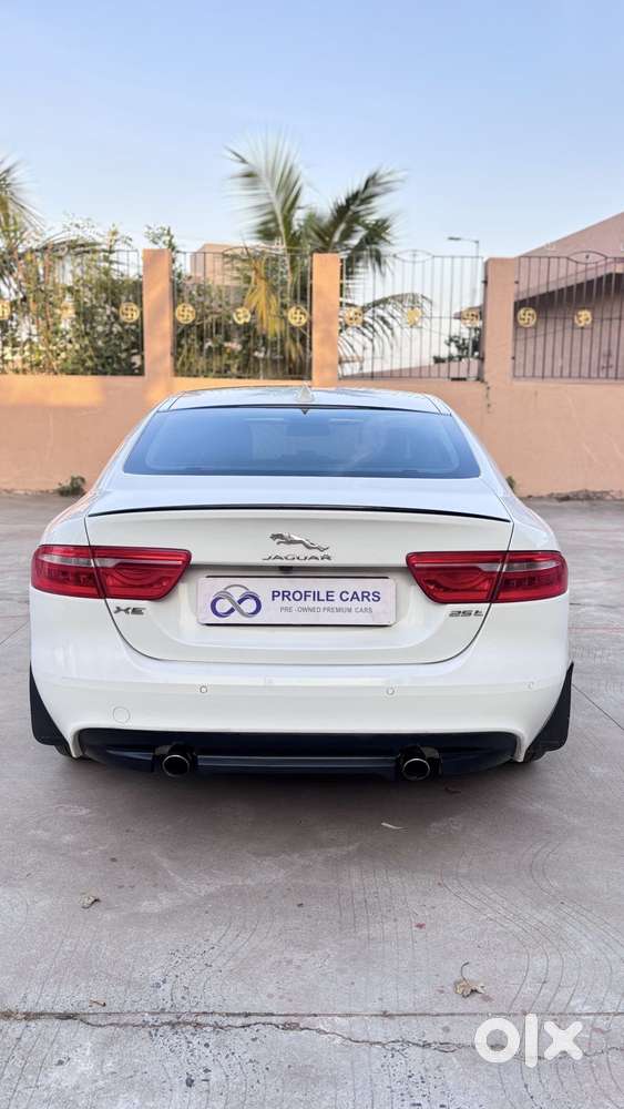 Jaguar Xe Portfolio, 2017, Petrol