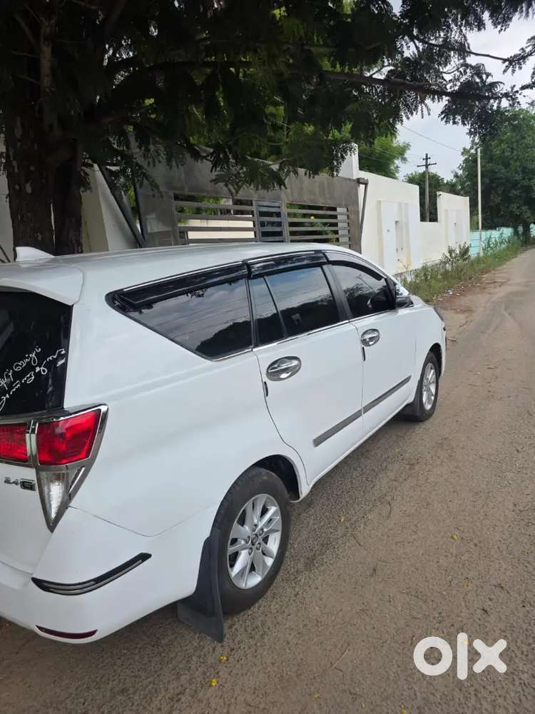 Toyota Innova Crysta 2.4 2017