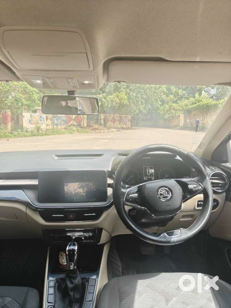 Skoda Slavia 1.0 Ambition Tsi At, 2022, Petrol