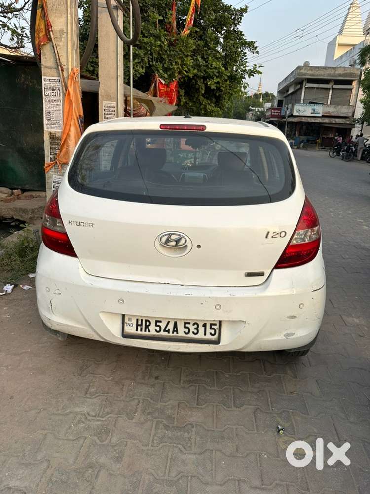 Hyundai I20 Asta Petrol 2011