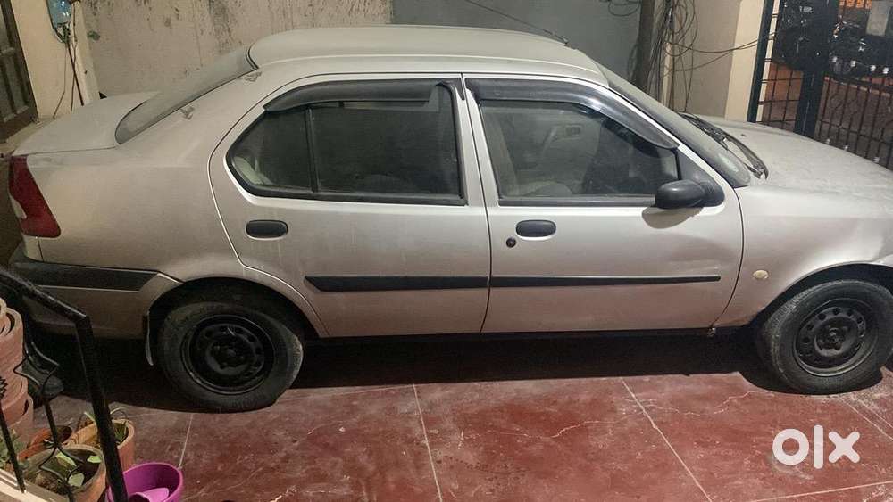 Ford Car 2006 Kms Driven