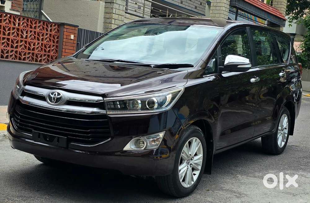 Toyota Innova Crysta 2.8 Zx At 7 Seater, 2016, Diesel