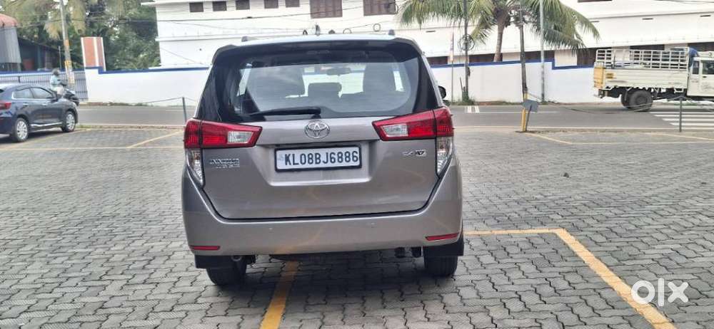Toyota Innova Crysta 2.4 V, 2016, Diesel