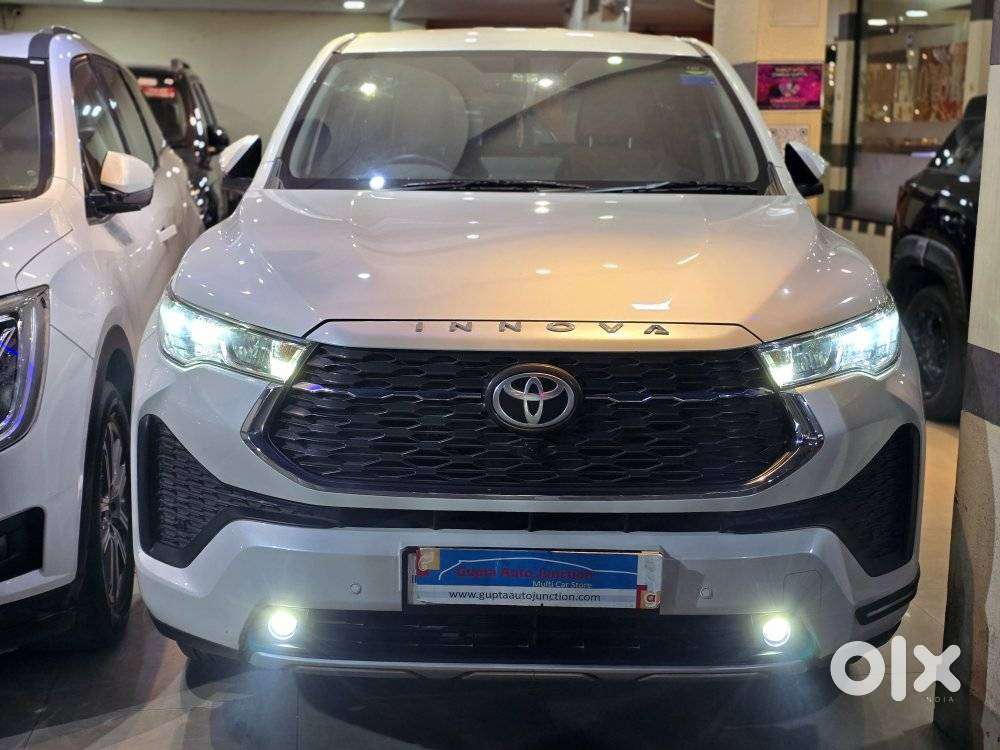 Toyota Innova Hycross 2.0 Vx Hybrid 8 Str, 2023, Petrol