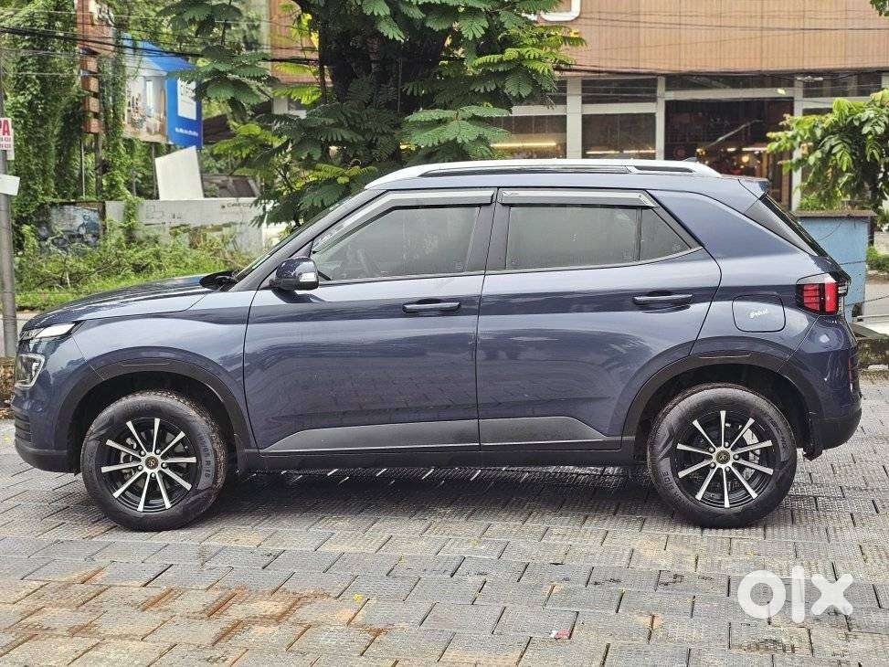 Hyundai Venue 1.2 S (o), 2022, Petrol