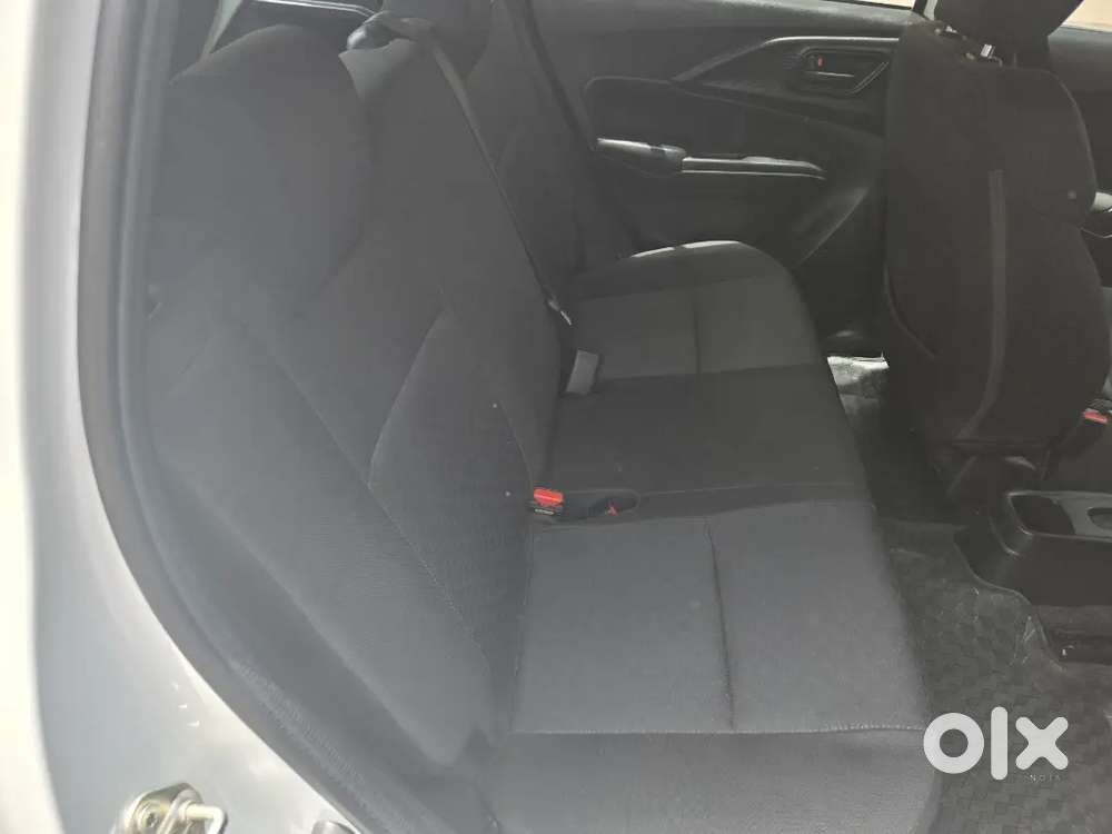 Maruti Suzuki Swift 2025 Petrol 14000 Km Driven