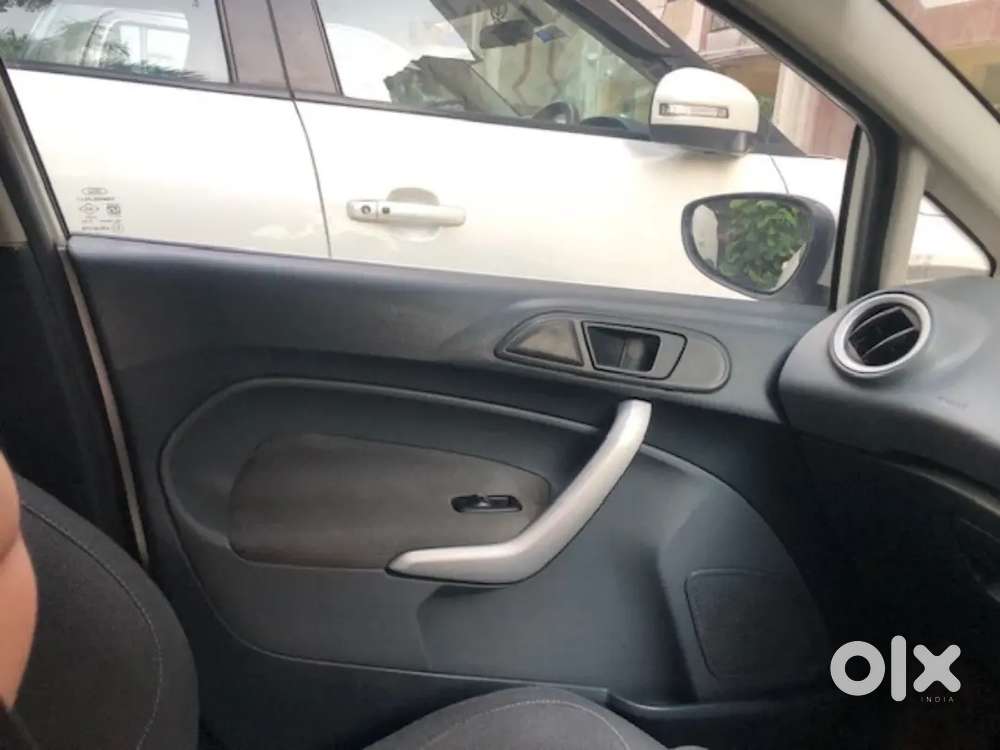 Ford Fiesta 2013 Petrol 100000 Km Driven