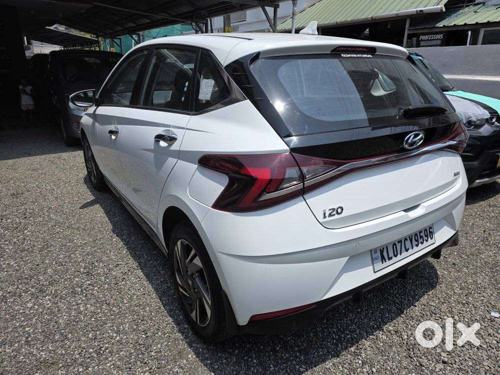 Hyundai I20 Asta (o) 1.2 Ivt, 2022, Petrol