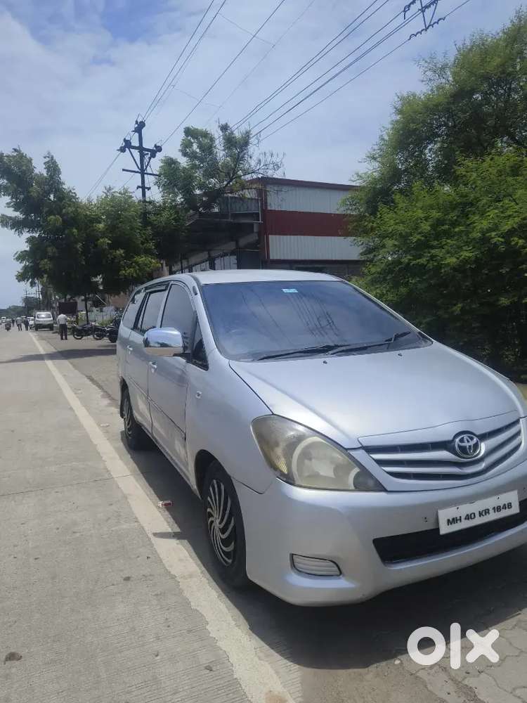 Toyota Innova 2011 Diesel 7-seater Car