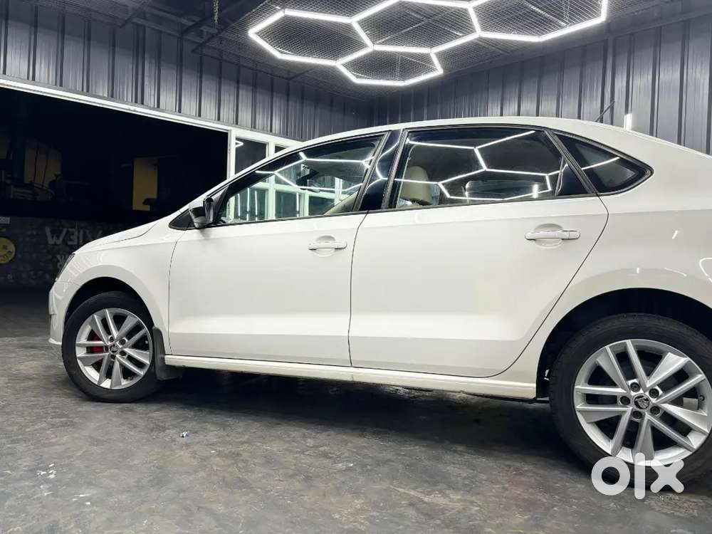 Skoda Rapid Style Plus 2018 Model Petrol Manual 1.6 Mpi