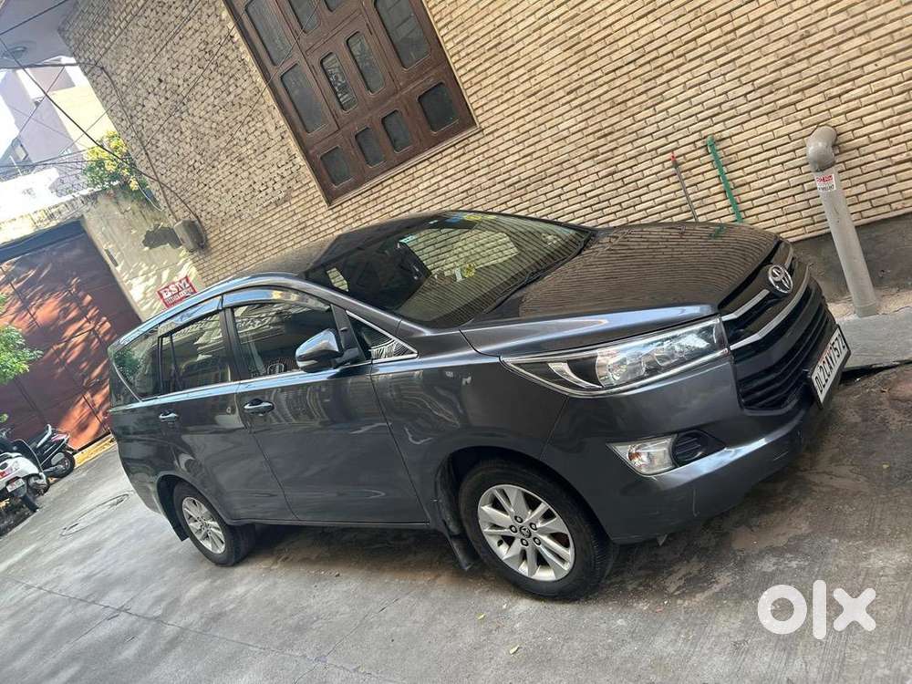 Toyota Innova Crysta 2017 Petrol Well Maintained
