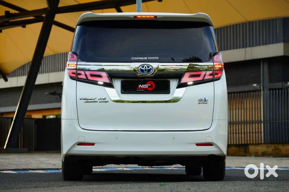 Toyota Vellfire 2.5 Hybrid, 2022, Petrol