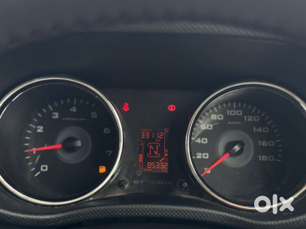 Mahindra Tuv 300 T10 Opt, 2018, Diesel