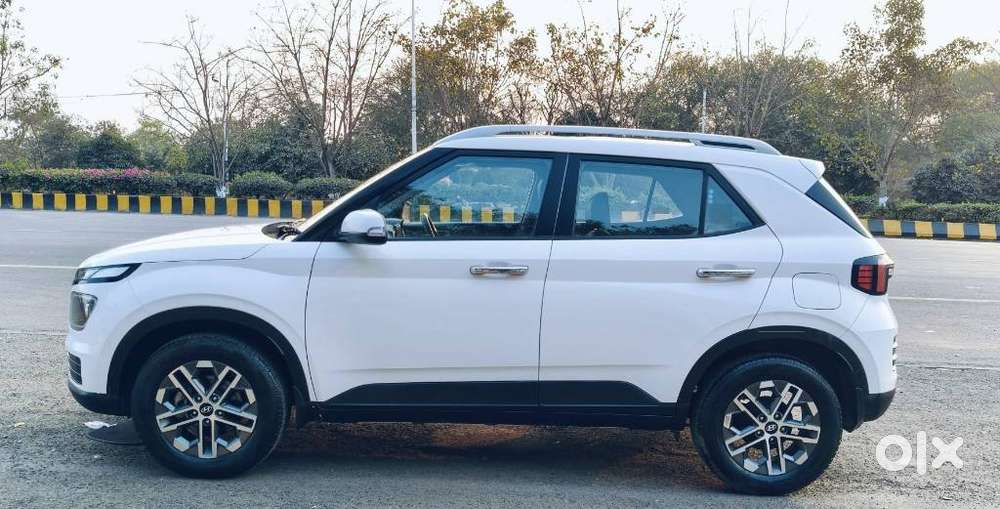 Hyundai Venue 1.0 Sx (o) Turbo Dct, 2023, Petrol