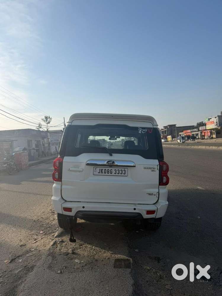 Mahindra Scorpio  S11 2017 Diesel 137000 Km Driven