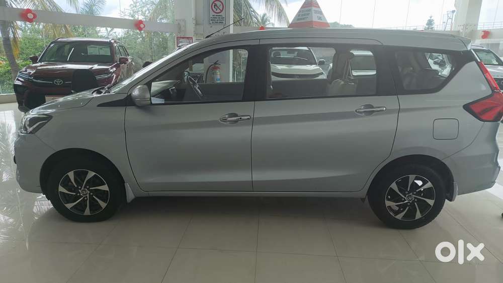 Toyota Rumion V Mt, 2024, Petrol