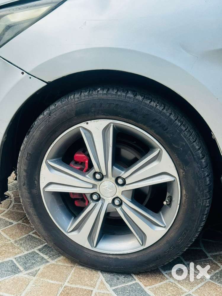 Hyundai Fluidic Verna Petrol 2015