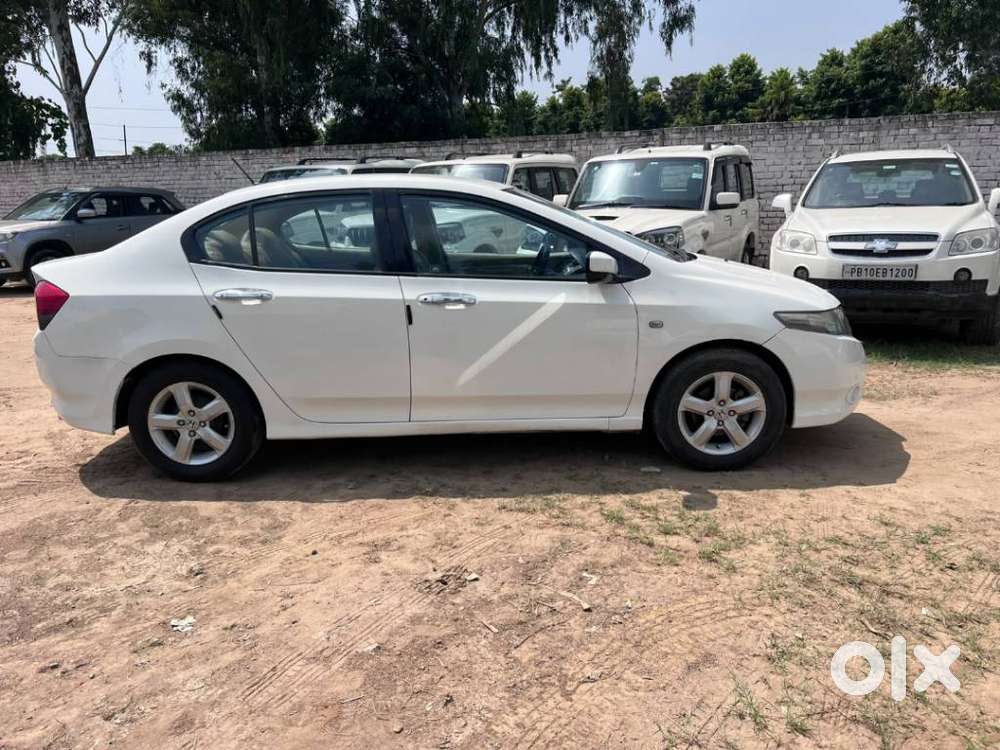 Honda City V At Exclusive, 2011, Petrol