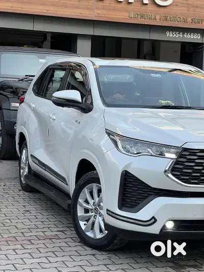 Toyota Innova Hycross 2.0 Vx (o) Hybrid 7 Str, 2025, Petrol