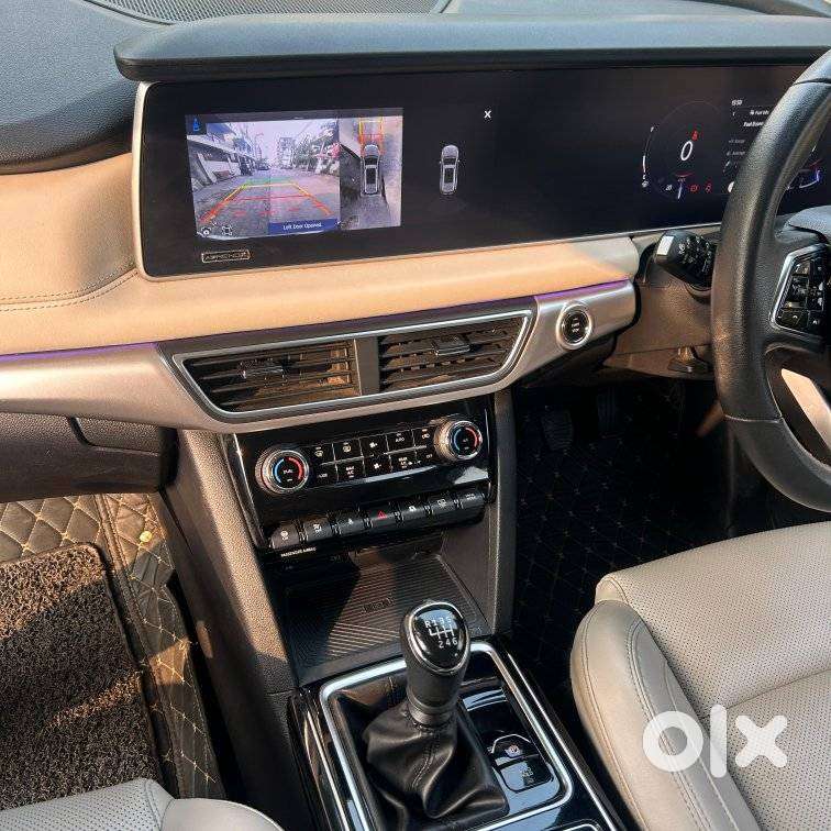 Mahindra Xuv700 2.2 Ax 7 Diesel Mt Luxury Pack Str, 2022, Diesel